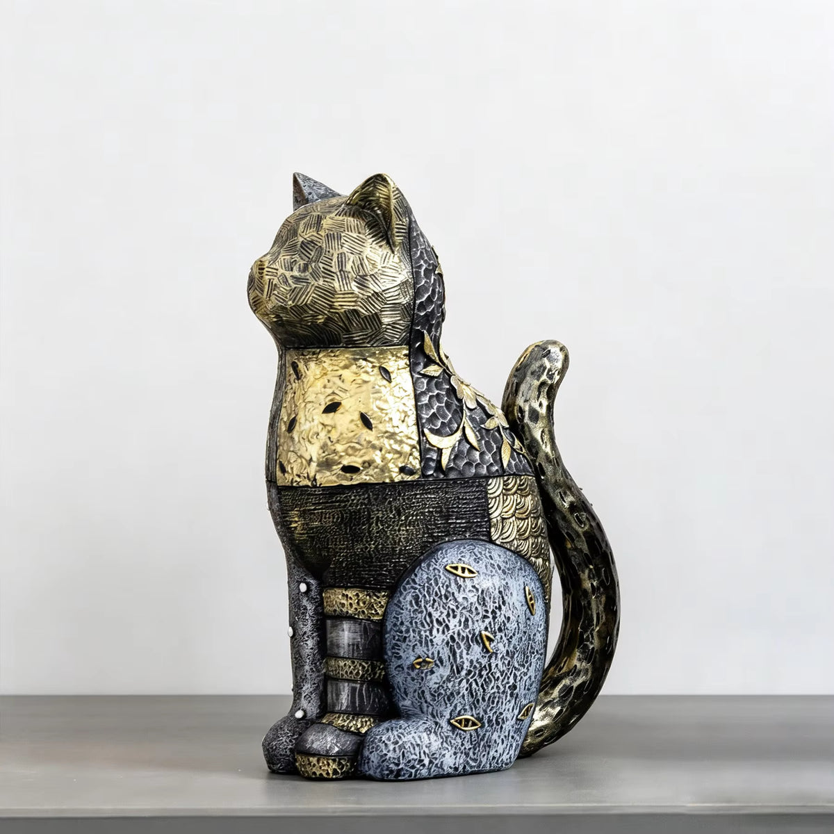 Cat Figurine Art Deco Resin 13.5x9x20cm HX05S119