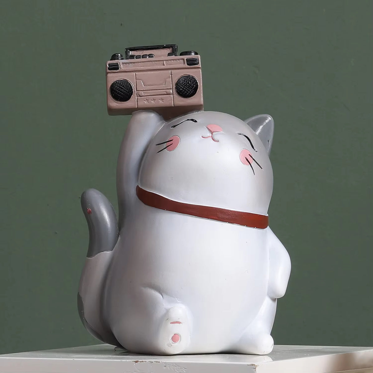 Cat Figurine Modern Resin 11x10x15.6cm AX04S034