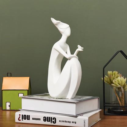 Lady Figurine Modern Porcelain 12x8.3x26.5cm BD81F204260