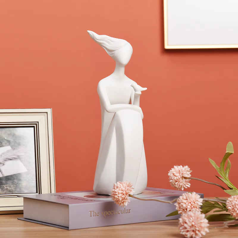 Lady Figurine Modern Porcelain 12x8.3x26.5cm BD81F204260