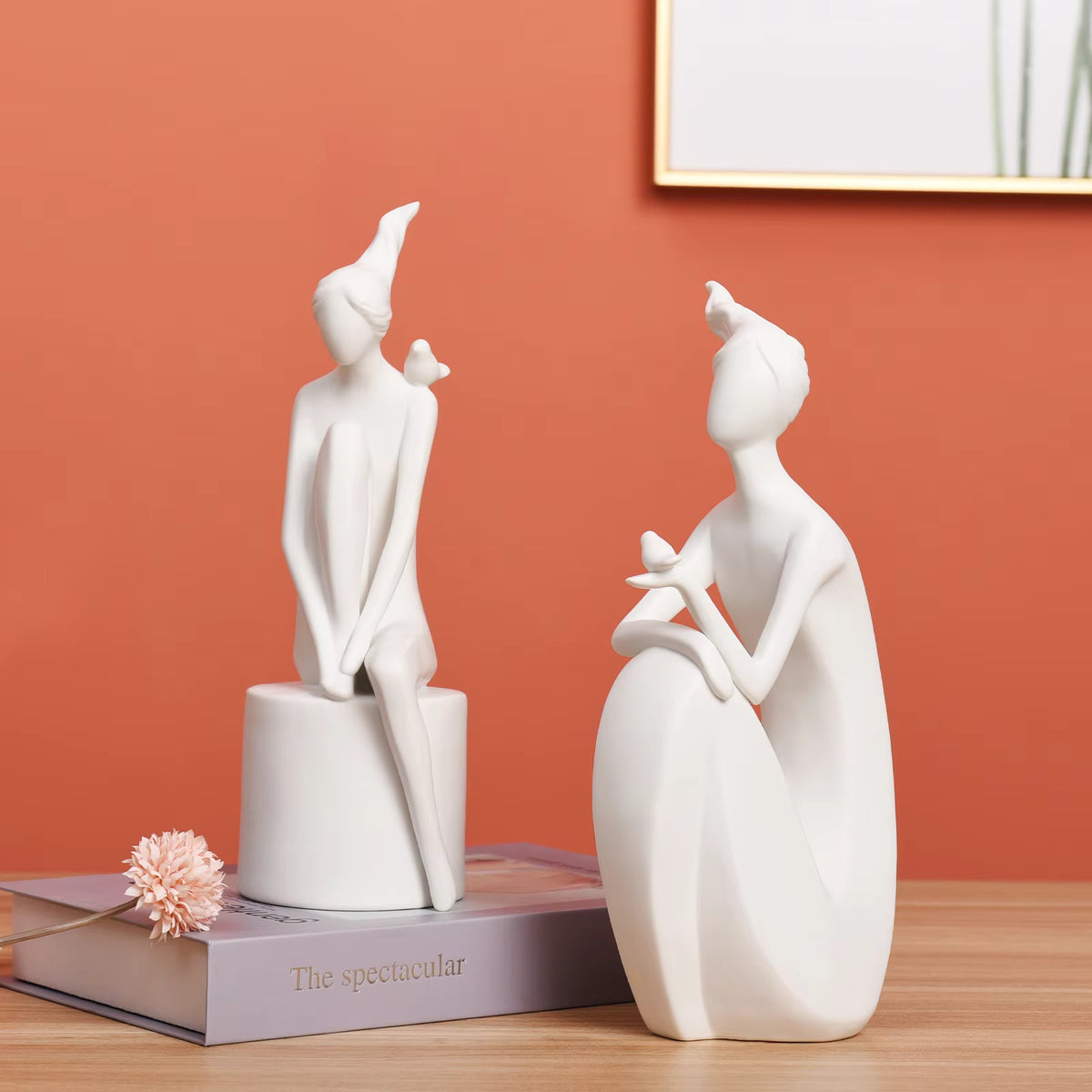 Lady Figurine Modern Porcelain 12x8.3x26.5cm BD81F204260