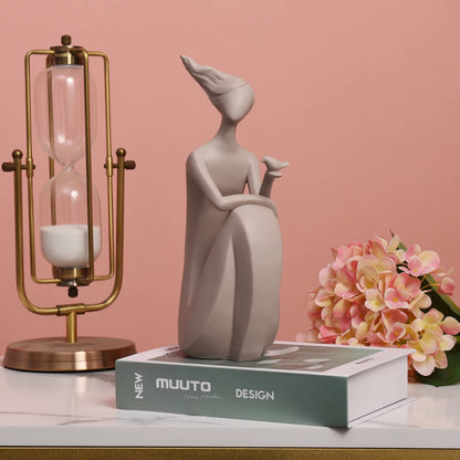 Lady Figurine Modern Porcelain 12x8.3x26.5cm BD81F204260