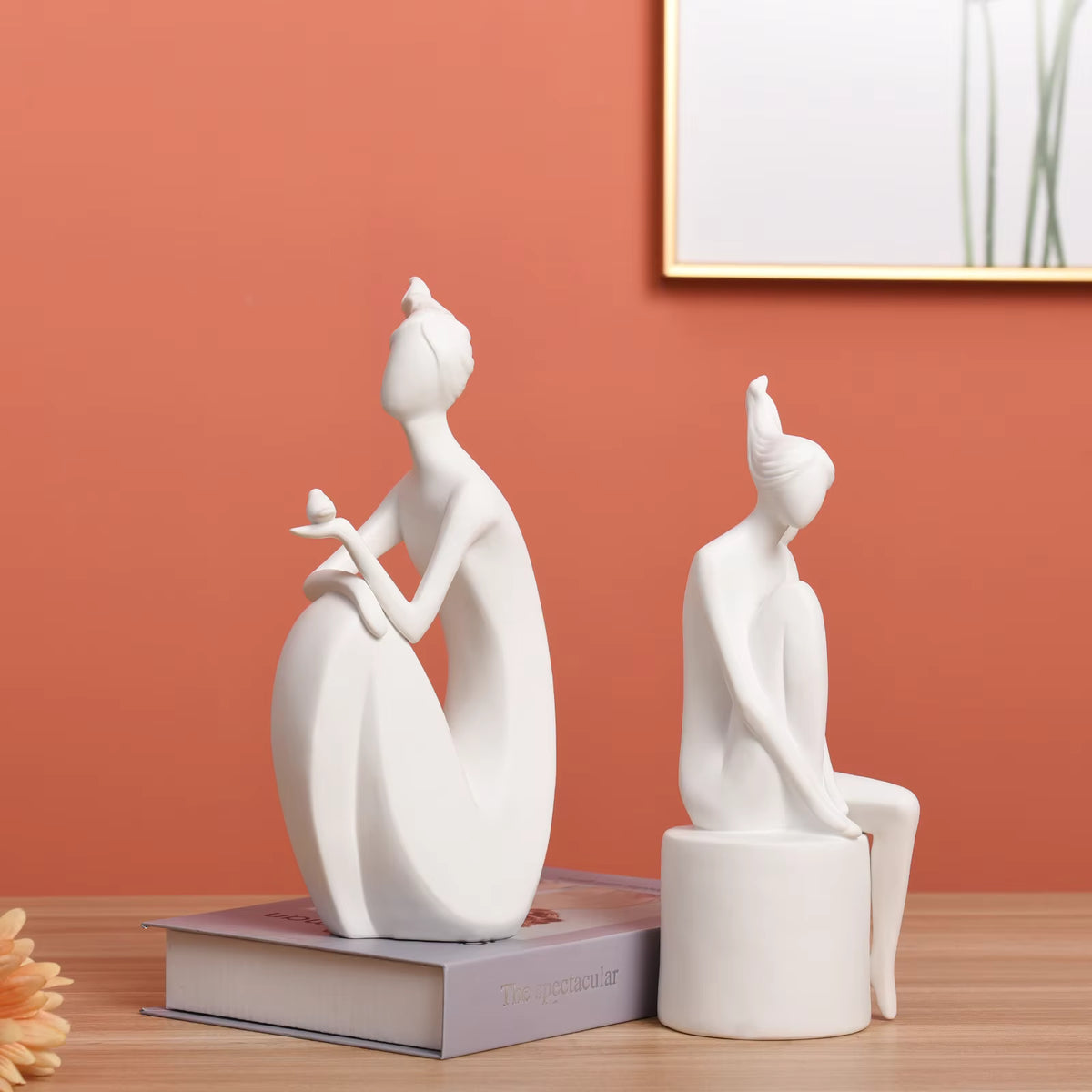 Lady Figurine Modern Porcelain 9.3x8.7x25.5cm BD81F204259